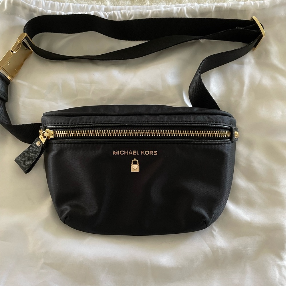 Michael Kors MK black and gold Fanny pack!